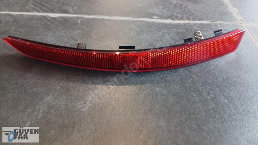 Audi A4 Arka Tampon Sol Reflektör 2016 2022 8W0945105C