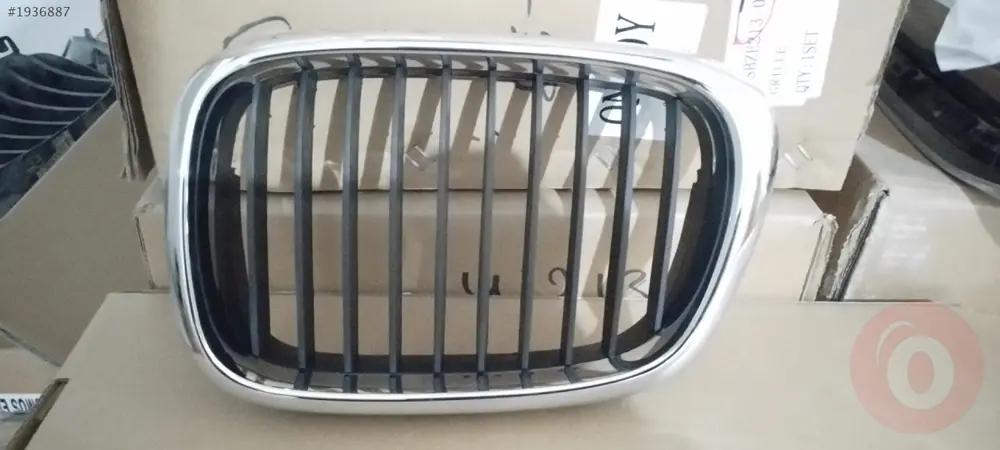 BMW E39 Sağ Böbrek İçi Siyah Kenar Nikelaj 6112-9804004