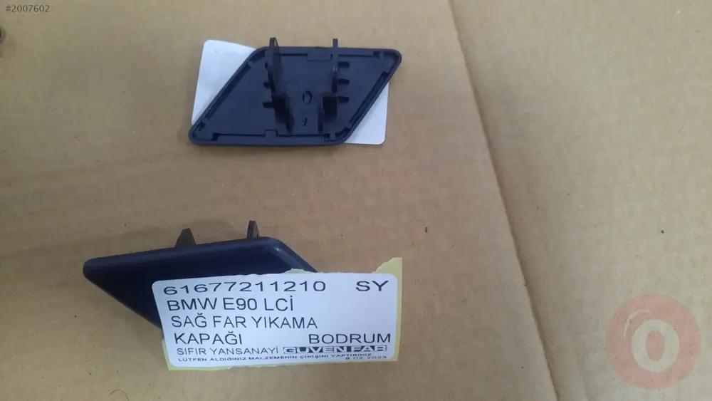 BMW E90 LCI Sağ Far Yıkama Kapağı 61677211210