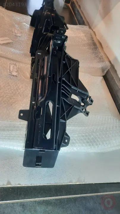 BMW F10 + LCI Sol Far Yuva Sacı 2010 51647200793