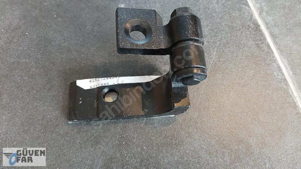 BMW F20 F30 Sol Arka Alt Kapı Menteşesi 41527284543