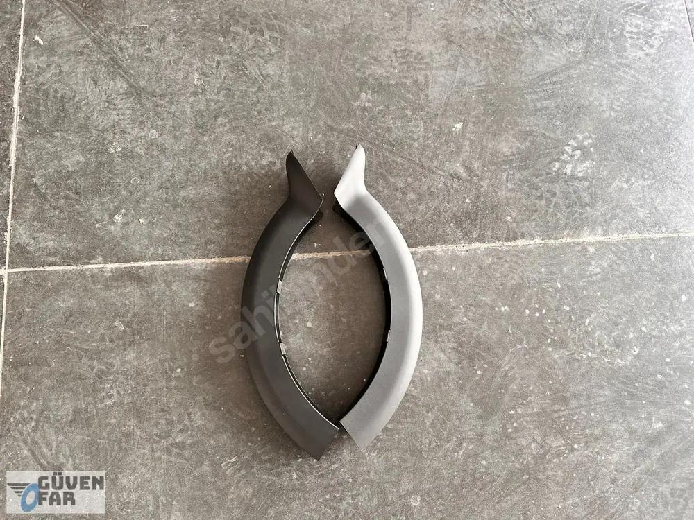 BMW F32 Bagaj Menteşesi Kapağı Sağ 51497255695