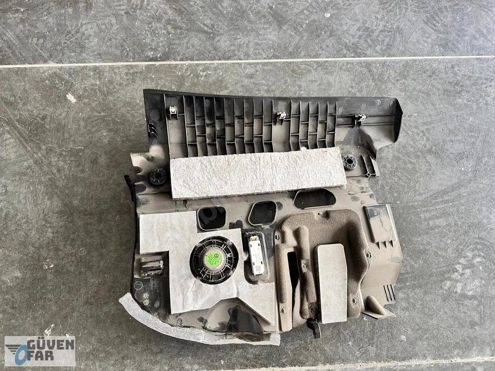 BMW F32 F30 Torpido Alt Bakalit 9242161-05 65139151127 51459231254