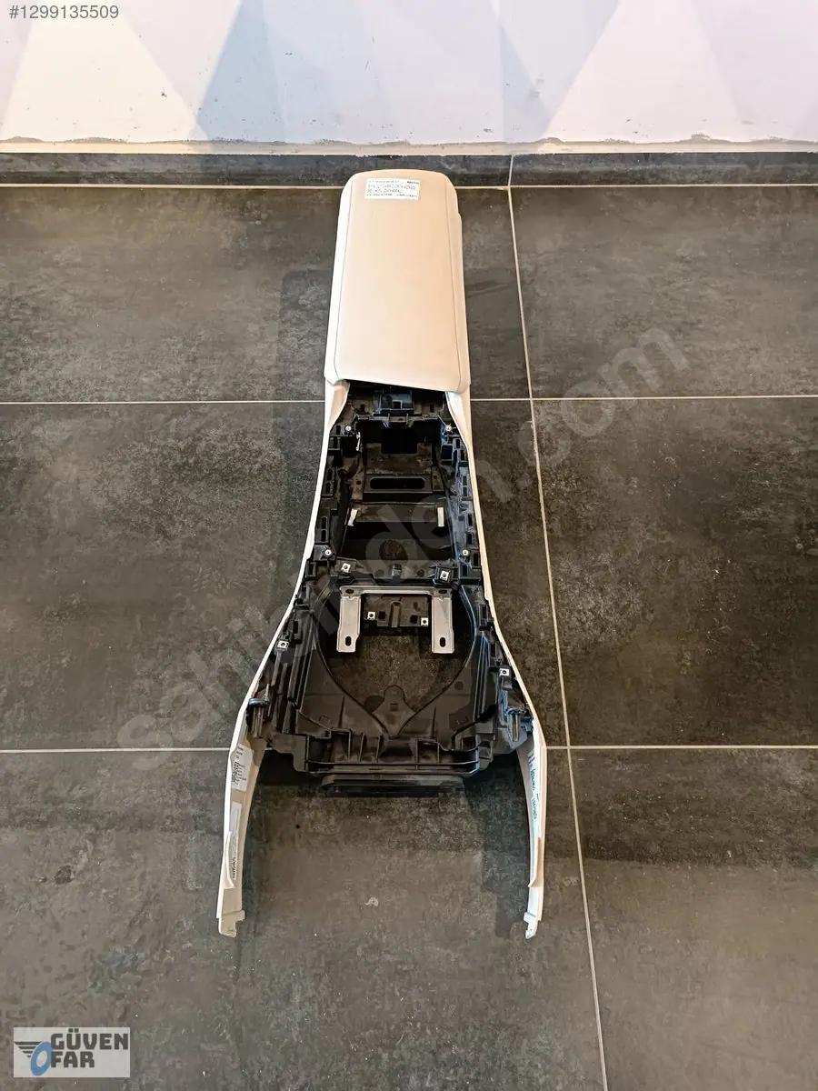 BMW G23 Cabrio Orta Konsol Bej Kol Dayamalı 51166996837