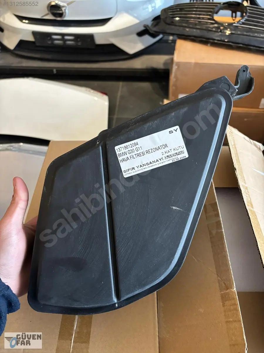 BMW G30 G11 Hava Filtresi Rezonatör 13718612084