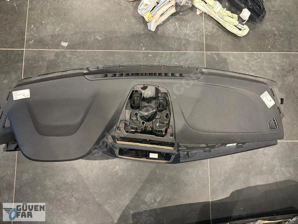BMW G30 Göğüs Torpido Siyah Bej Dikişli Head-up 51459868754