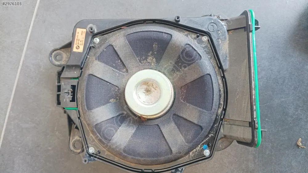 BMW G30 Merkezi Bas Hoparlör Sol 2016 2020 65136801075