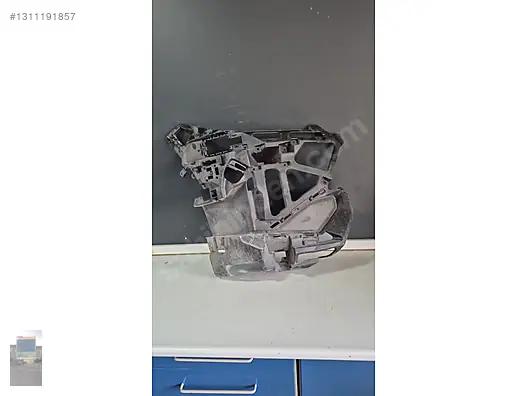 BMW X1 U11 Sağ Ön Tampon Braketi 51119883584