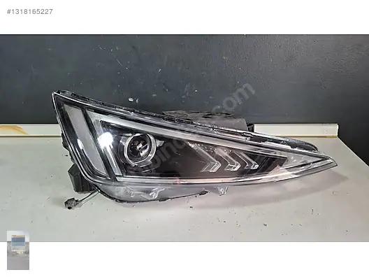 Hyundai Elantra 21-23 Sağ Ön Far
