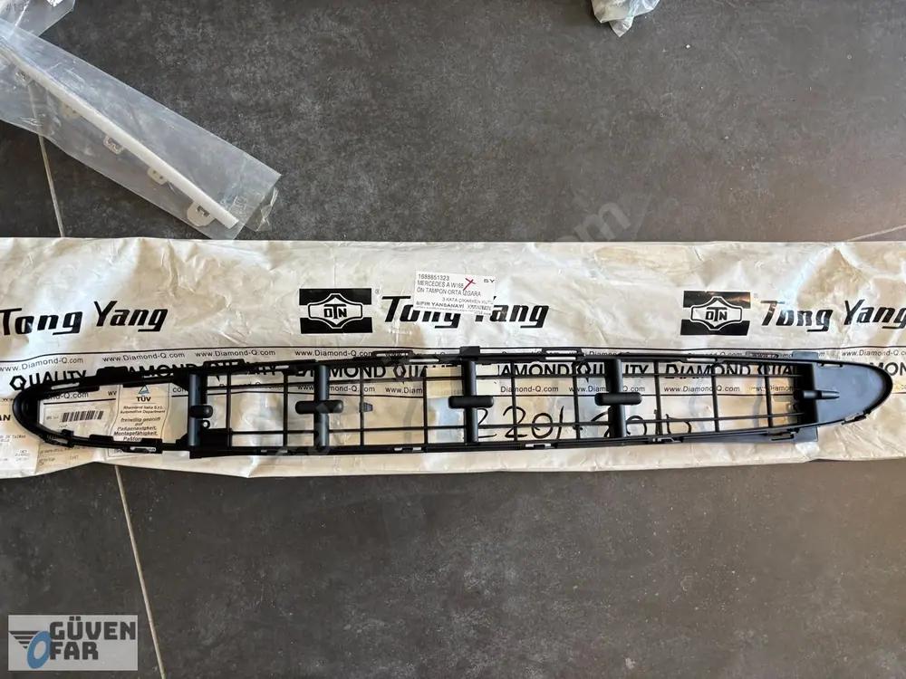 Mercedes A W168 Ön Tampon Orta Izgara 1688851323