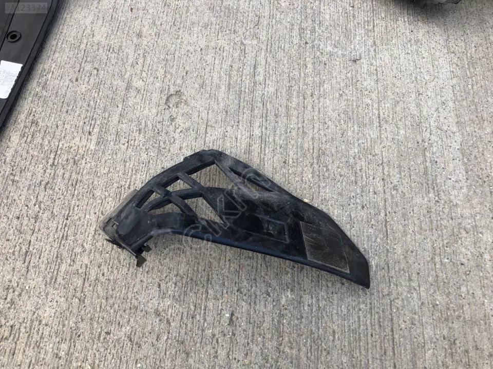Mercedes A W177 Ön Tampon Sol İç Braket 2017 2021 1778851700