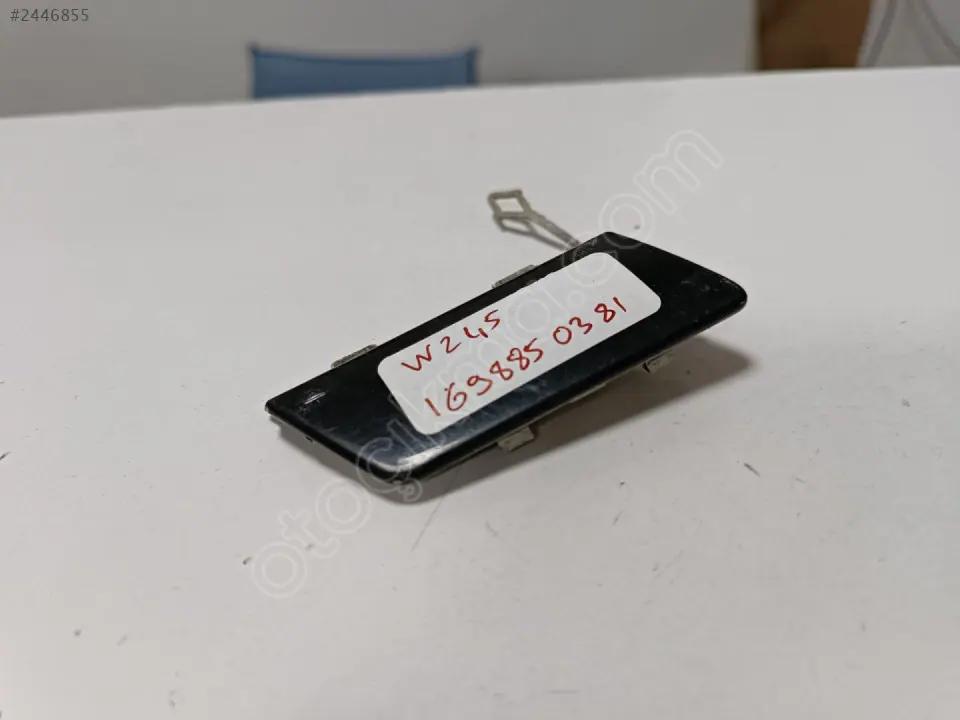 Mercedes B W245 Ön Çeki Demir Kapağı 1698850381
