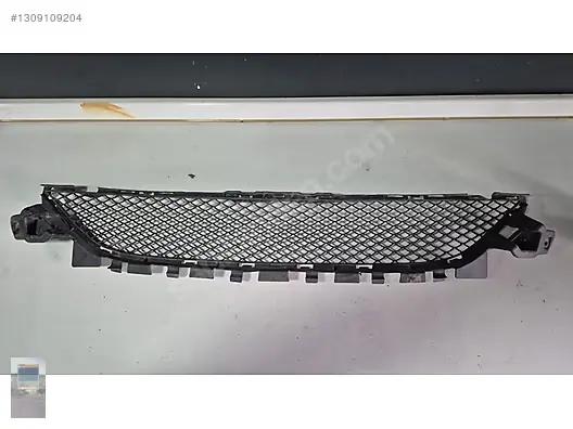 Mercedes C Seri W205 AMG Ön Tampon Orta Izgara A2058852123