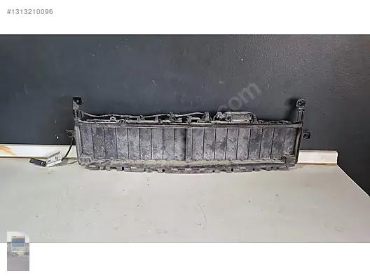 Mercedes C Seri W206 AMG Havalandırma Perdesi A2065001201