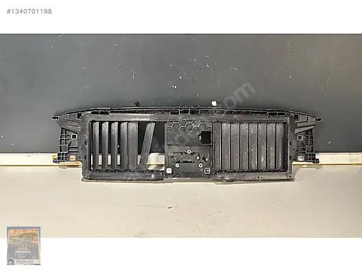 Mercedes C Seri W206 Ön Havalndırma Perdesi A2065000900