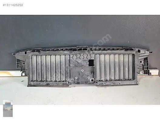 Mercedes C Seri W206 Üst Havalandırma Perdesi A2066224000 - görsel 2