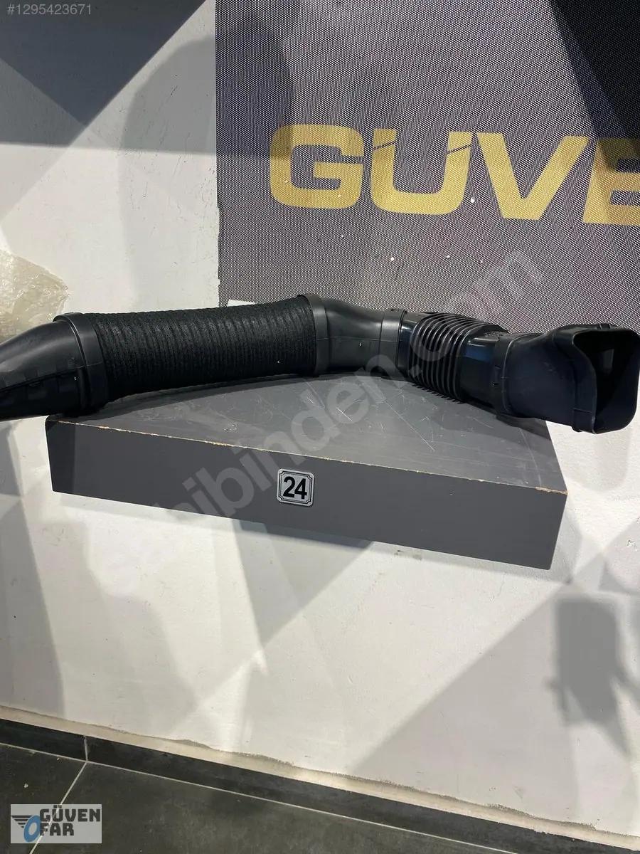 Mercedes C W204 Hava Filtre Hortumu 2740900082