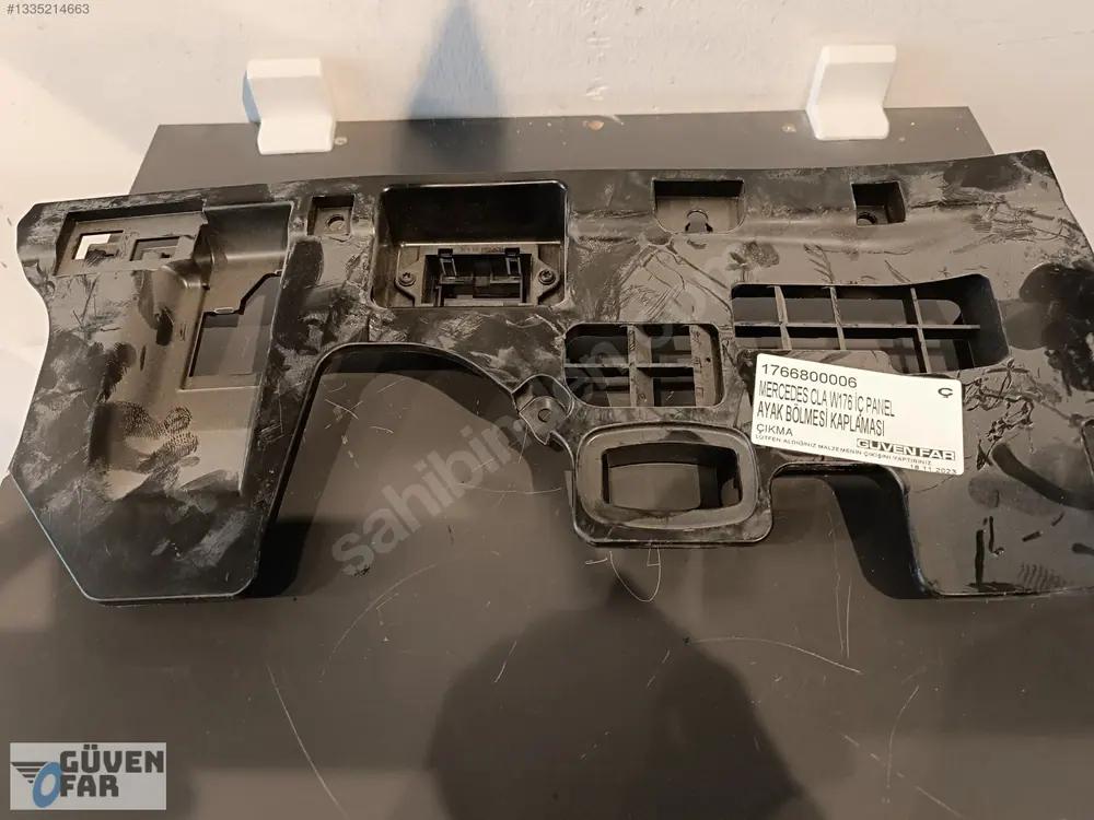 Mercedes CLA W176 İç Panel Ayak Bölmesi Kaplaması 1766809100 1766800006
