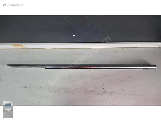 Mercedes E Seri W213 Sağ Ön Kapı Cam Sıyırıcı Fitili A2137200224
