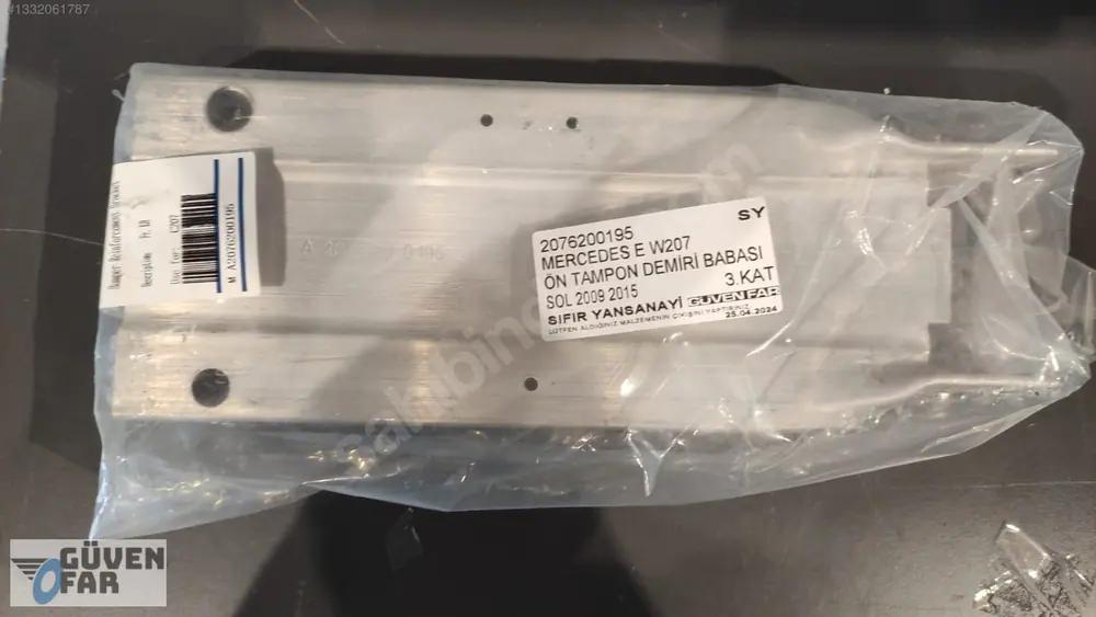 Mercedes E W207 Ön Tampon Demiri Babası Sol 2009-2015 2076200195