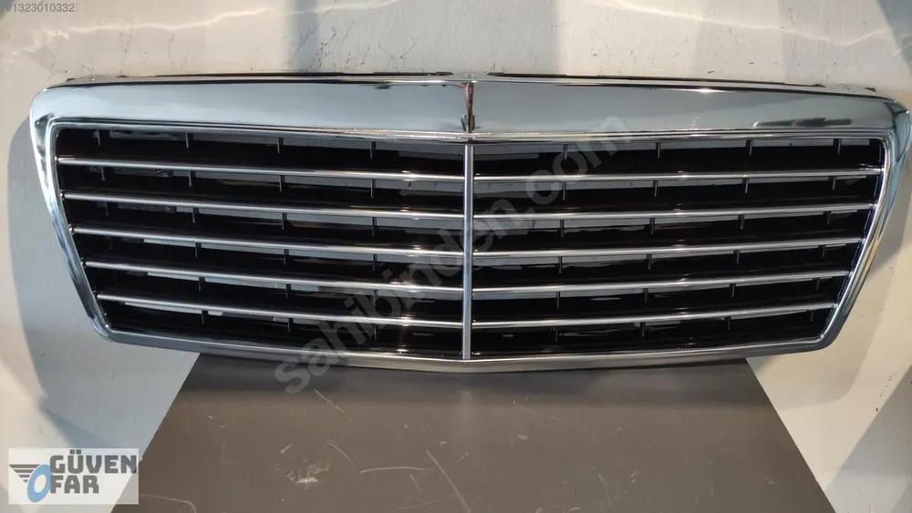 Mercedes E W210 Ön Panjur Krom 1996 1999 2108800483 BNZ300208