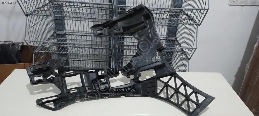 Mercedes E W212 Ön Tampon Braketi Sol 2128854855