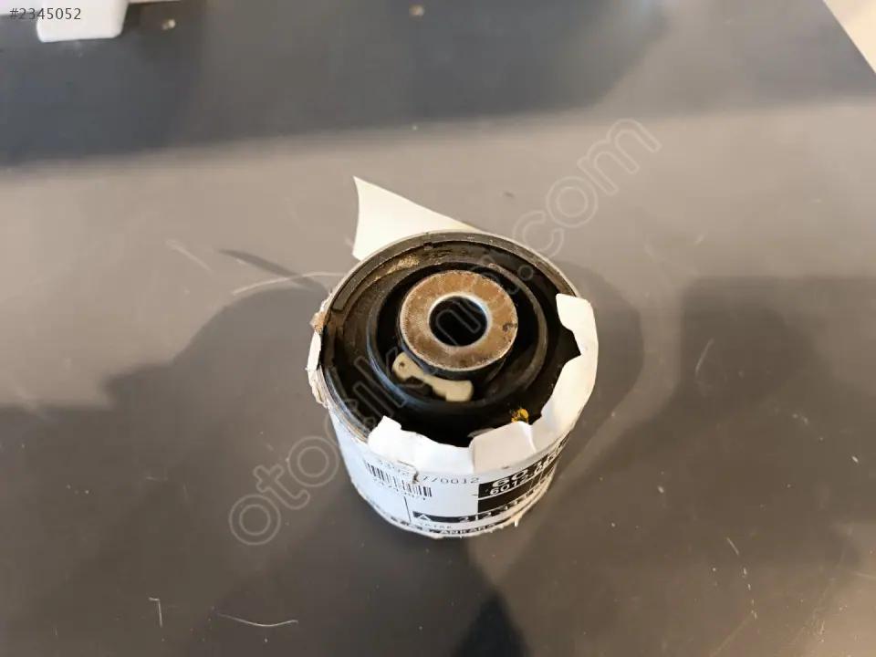 Mercedes E W212 W218 Yatak Çekici Kol 2123330314