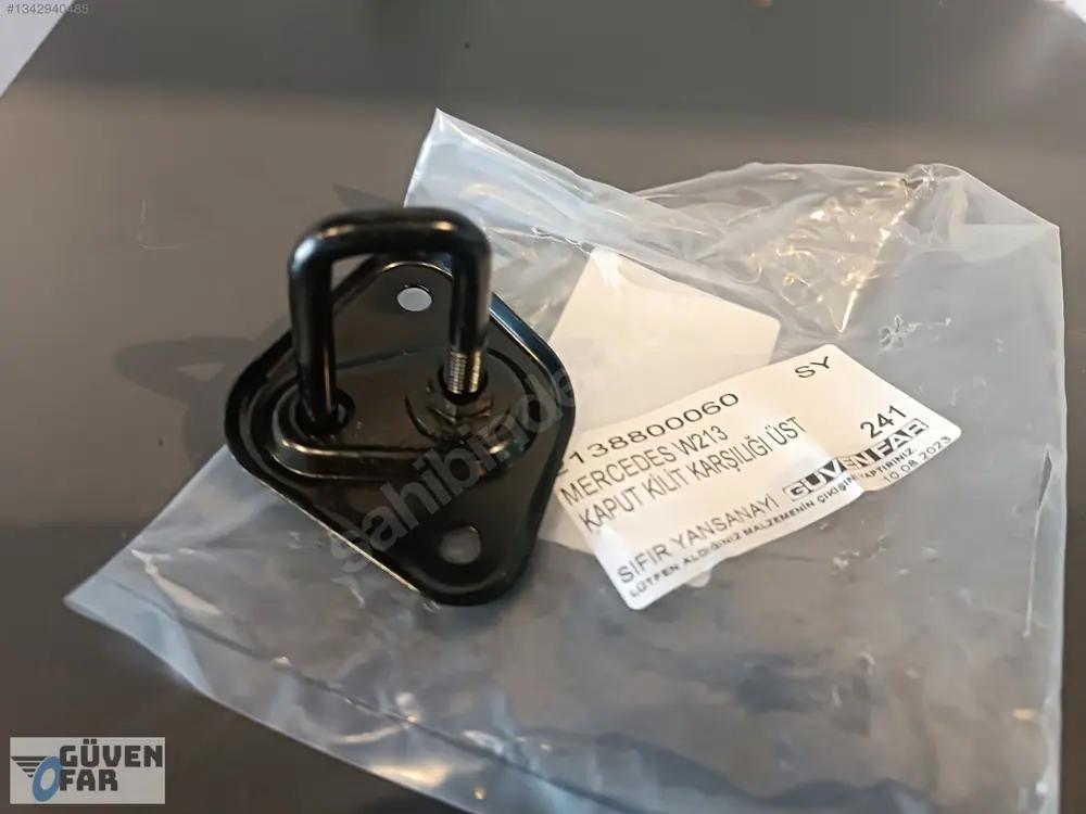Mercedes E W213 Kaput Kilit Karşılığı Üst 2138800060