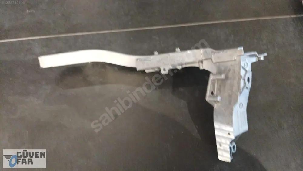 Mercedes E W213 Ön Panel Braketi Sol 2016 2136206400