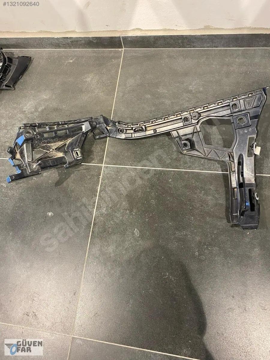 Mercedes E W213 Sol Arka Tampon Braketi 2138851504