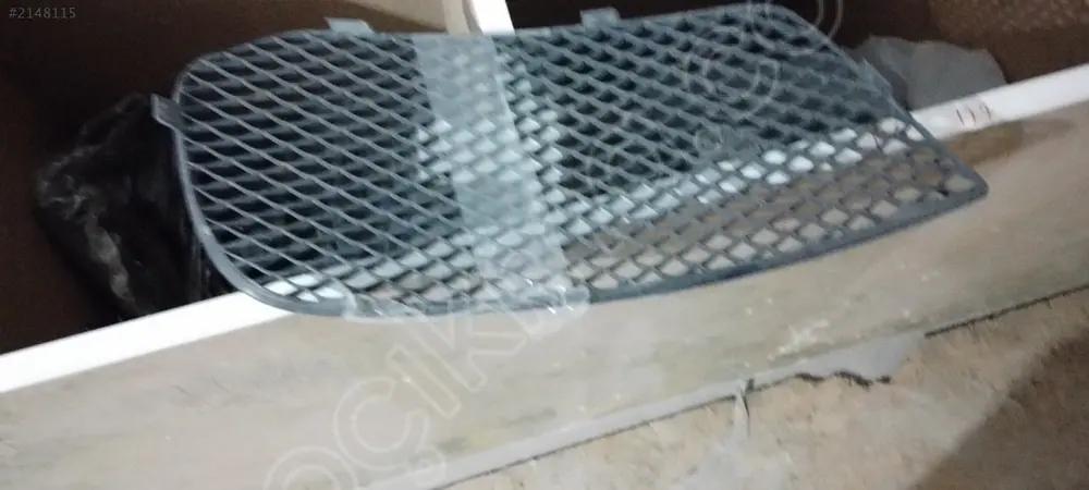 Mercedes GLA W156 Sağ Tampon Izgarası 1568855222