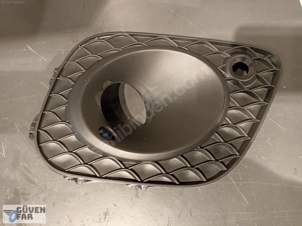 Mercedes GLB W247 Ön Tampon Sağ Sis Far Çerçevesi 2478857001