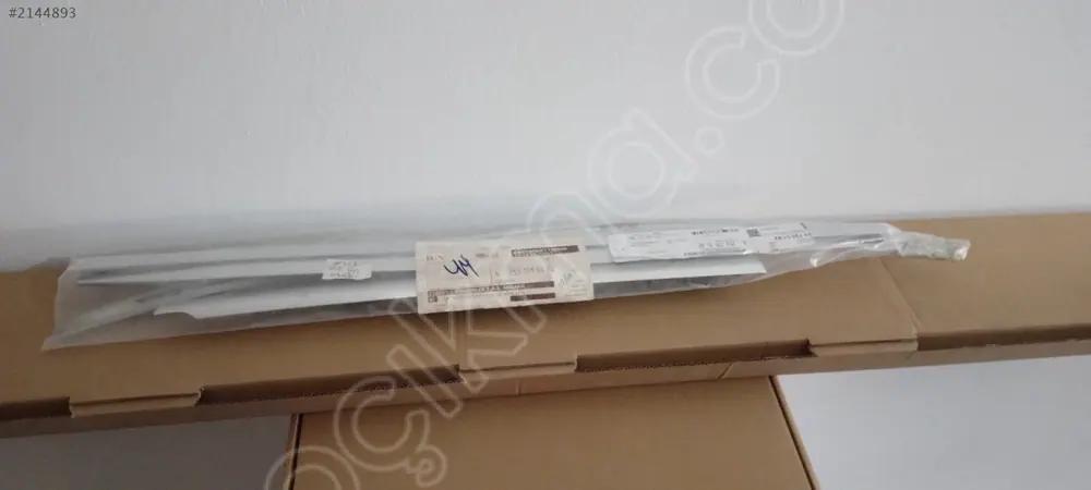 Mercedes GLC W253 Ön Sağ Kapı Nikelajı 2537250182