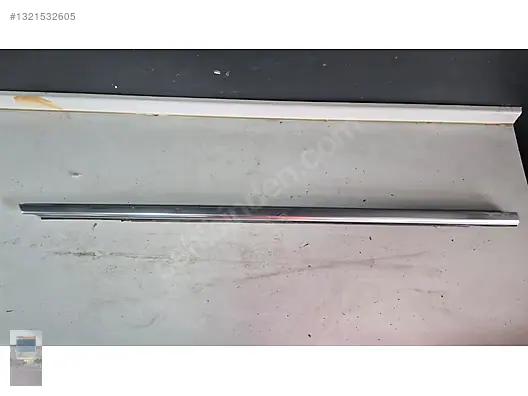 Mercedes GLC X253 Sağ Ön Kapı Cam Sıyırıcı Çıtası A2537200224 - görsel 2