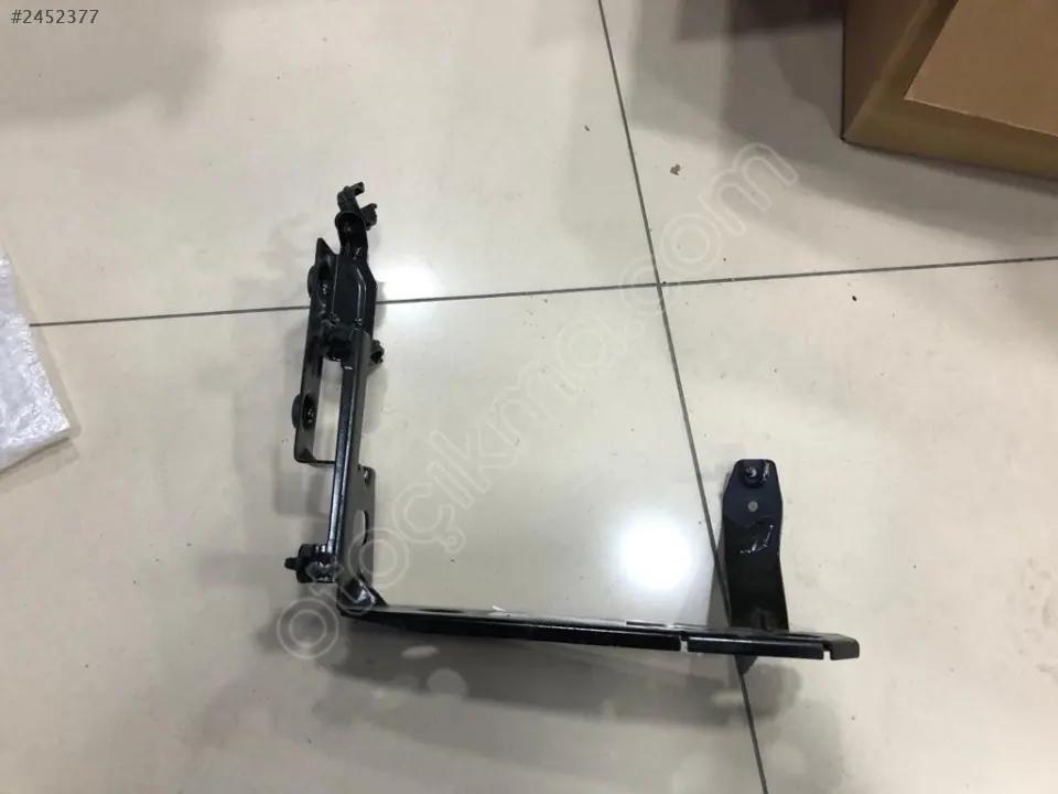 Mercedes GLE W167 Radyatör Braketi 1675016602