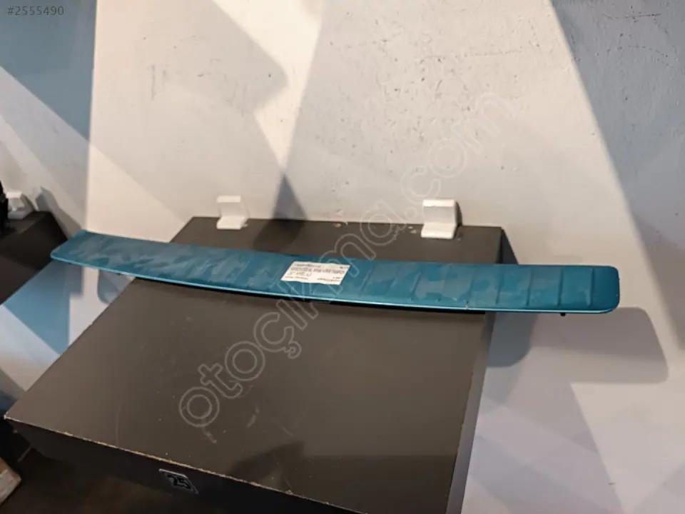Mercedes ML W164 Arka Tampon Üst Nikelajı 1648850016