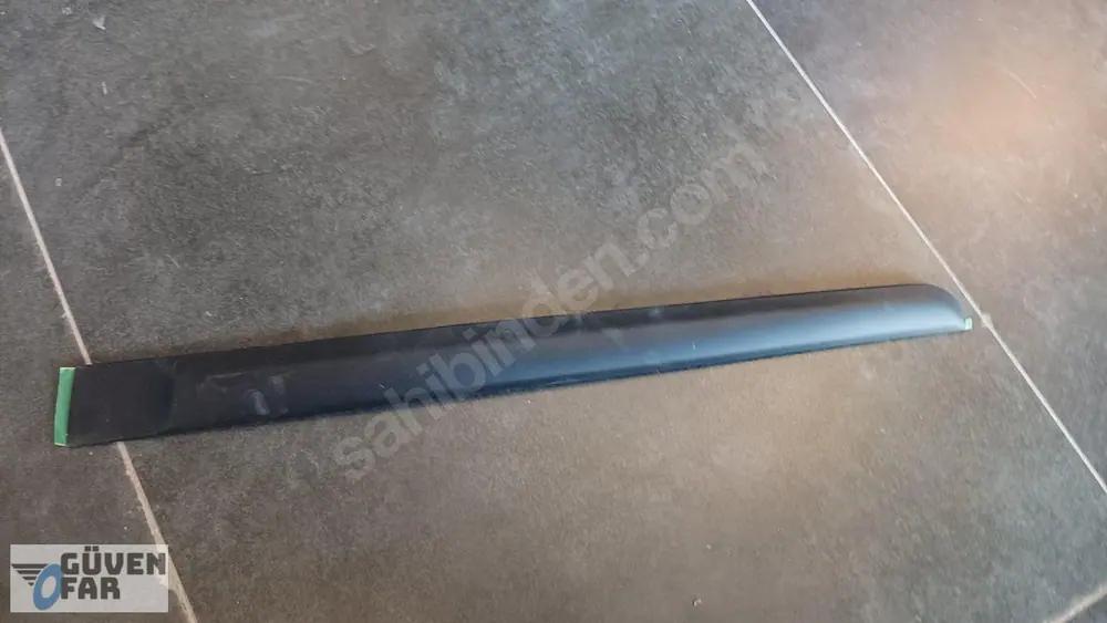 Nissan Note Arka Sağ Kapı Bandı 2006 2017 828709U000