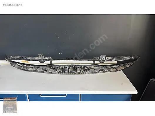 Porsche Taycan Ön Tampon Orta Izgara 9J1807683AA