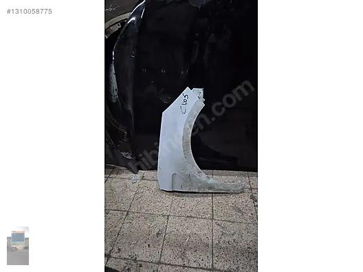 Renault Clio 5 Sağ Ön Çamurluk