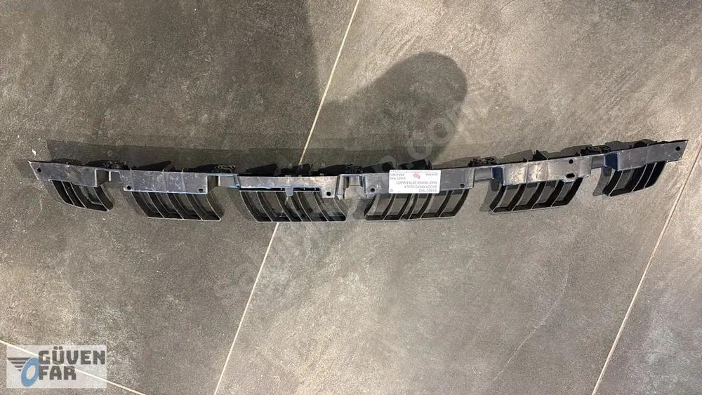 Skoda Kamiq Scala Arka Tampon Orta Braketi 658807863