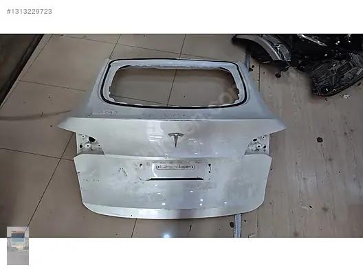 Tesla Model Y Bagaj Kapağı