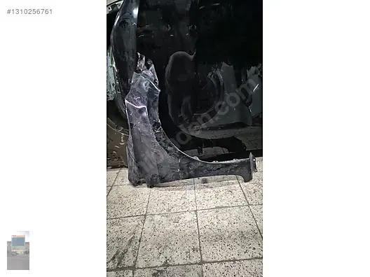 Toyota Corolla Sağ Ön Çamurluk