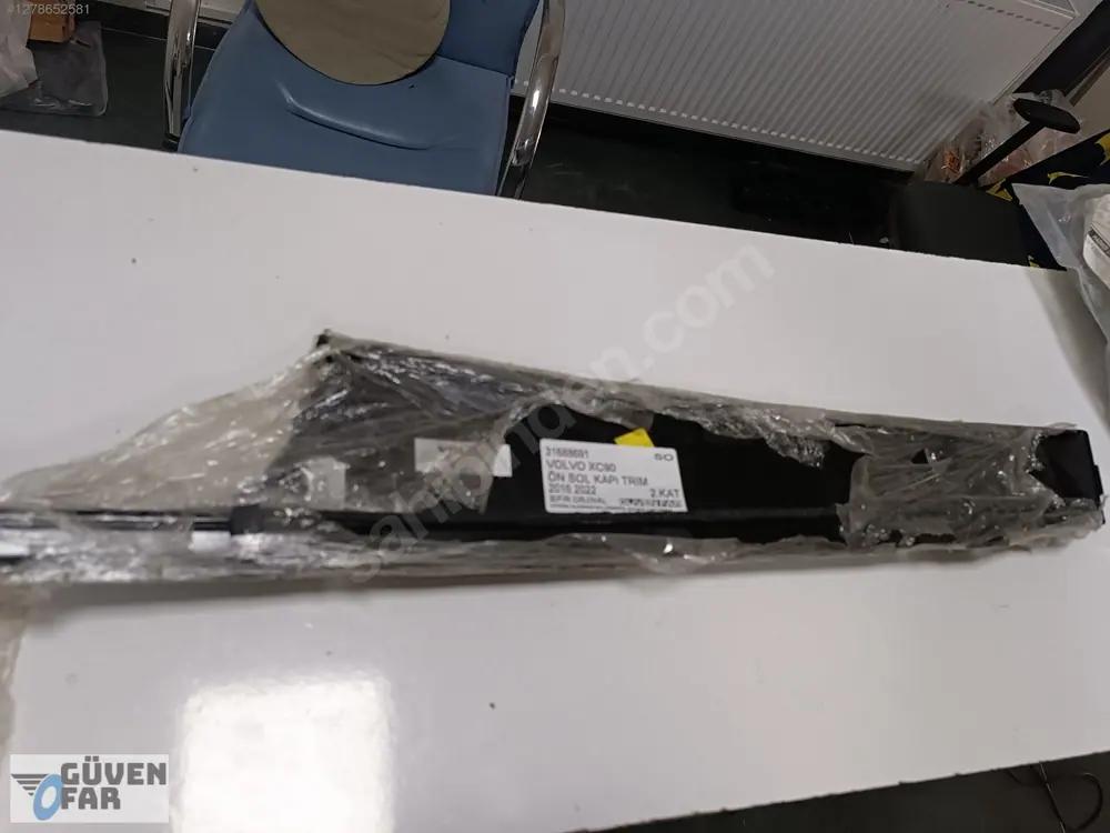 Volvo XC90 Ön Sol Kapı Trim 2016 2022 31688691
