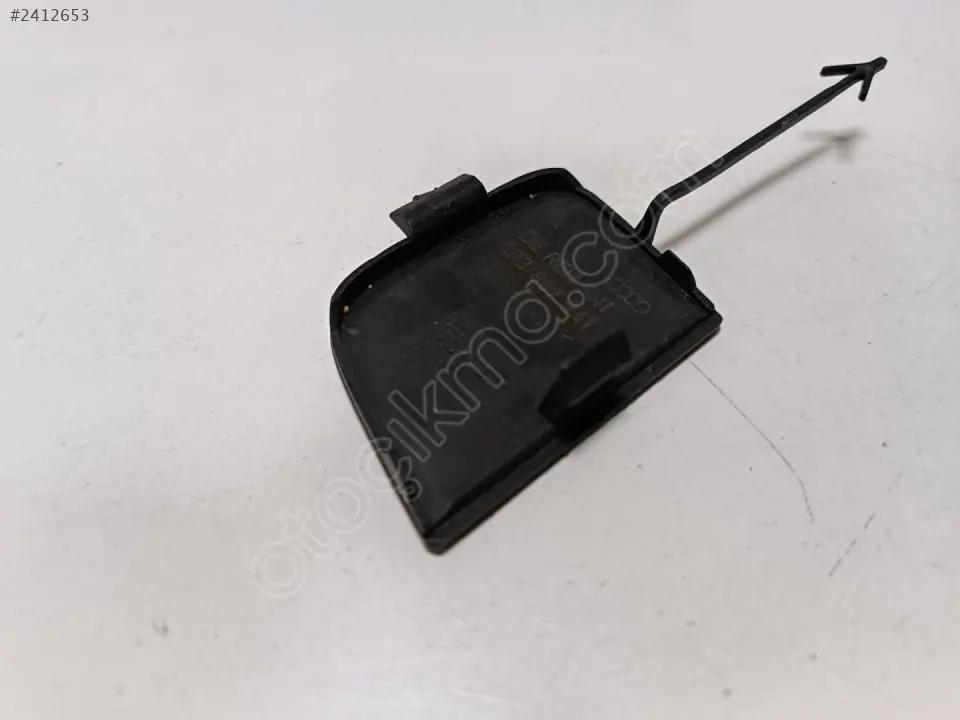 Audi A3 Ön Çeki Demir Kapağı 2003 2008 8P3807241