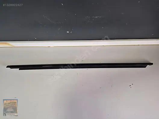 BMW 3 Seri G20 Sol Arka Kapı Cam Sıyırıcı 7465151-07