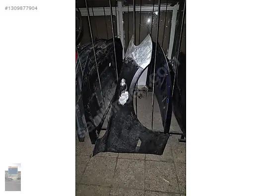 BMW 7 Seri F01 Sağ Ön Çamurluk