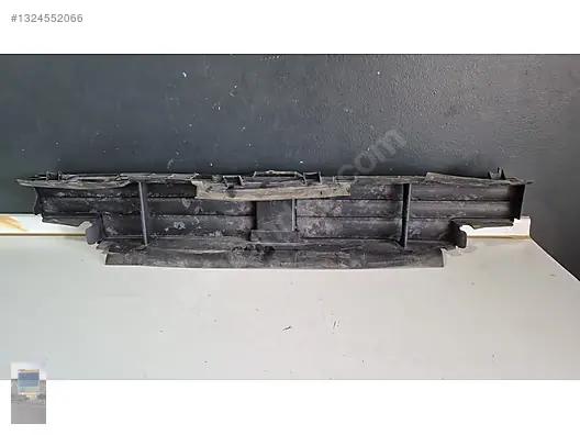 BMW 7 Seri I7 G70 Alt Havalandırma Perdesi 5A3588707