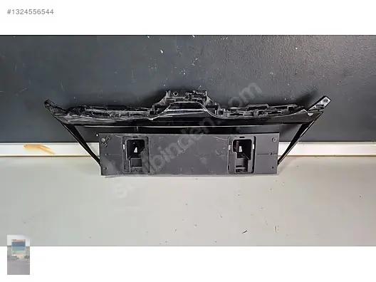 BMW 7 Seri I7 G70 Ön Tampon Orta Izgara/plakalık 51118081534
