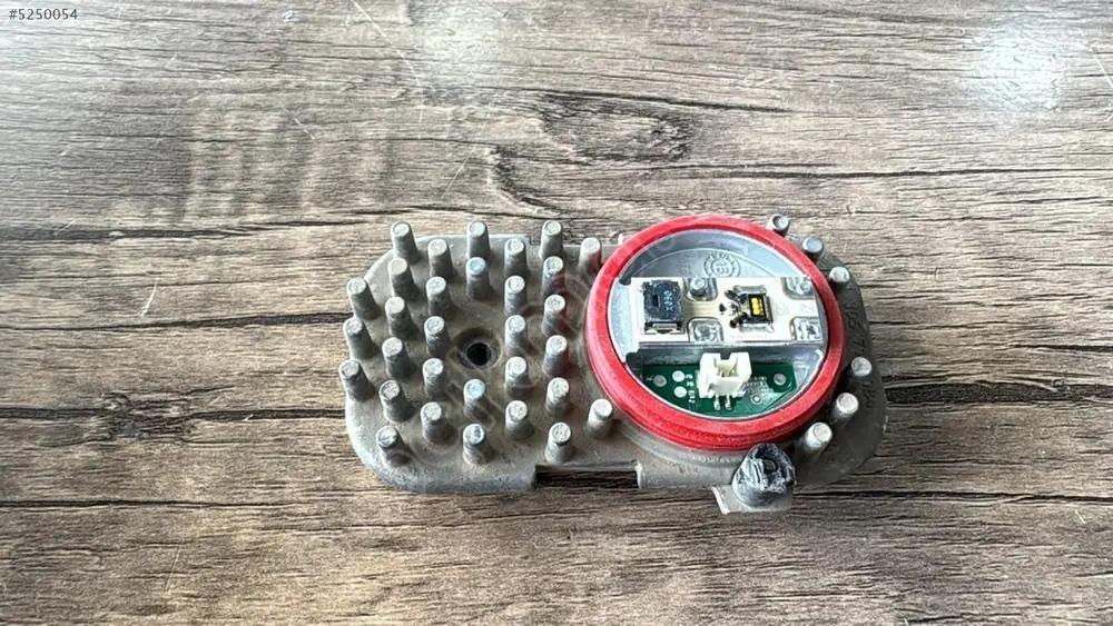 BMW E92 E70 X5 X6 F32 F36 F25 F15 + LCI LED Beyni 1305715084 63117263051