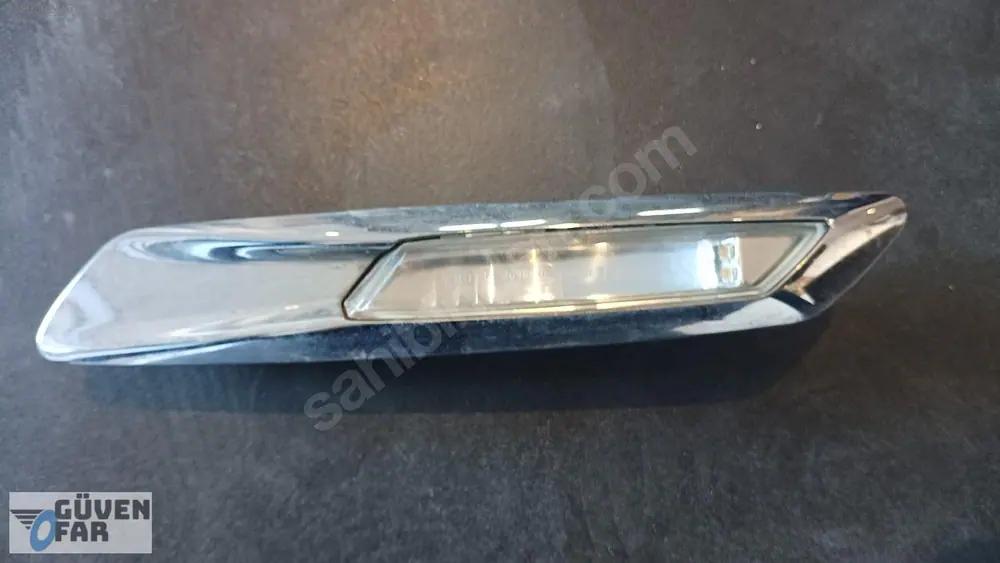 BMW F10 Sağ Çamurluk Sinyali 2011 2013 7154170-07 7154168-07